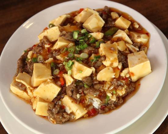 Minced Beef and Tofu in Spicy Sauce on Rice (Mapo tofu) 麻婆豆腐飯